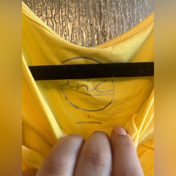 NWOT Yellow International Concepts Sleeveless Blouse - Picture 4 of 9